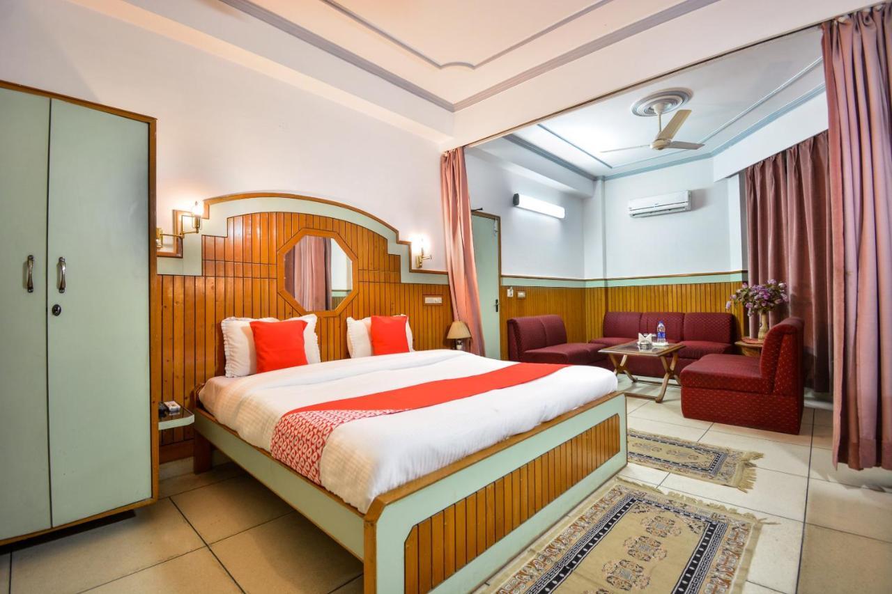 Oyo 46616 Hotel Abhinandan Jind Exteriör bild