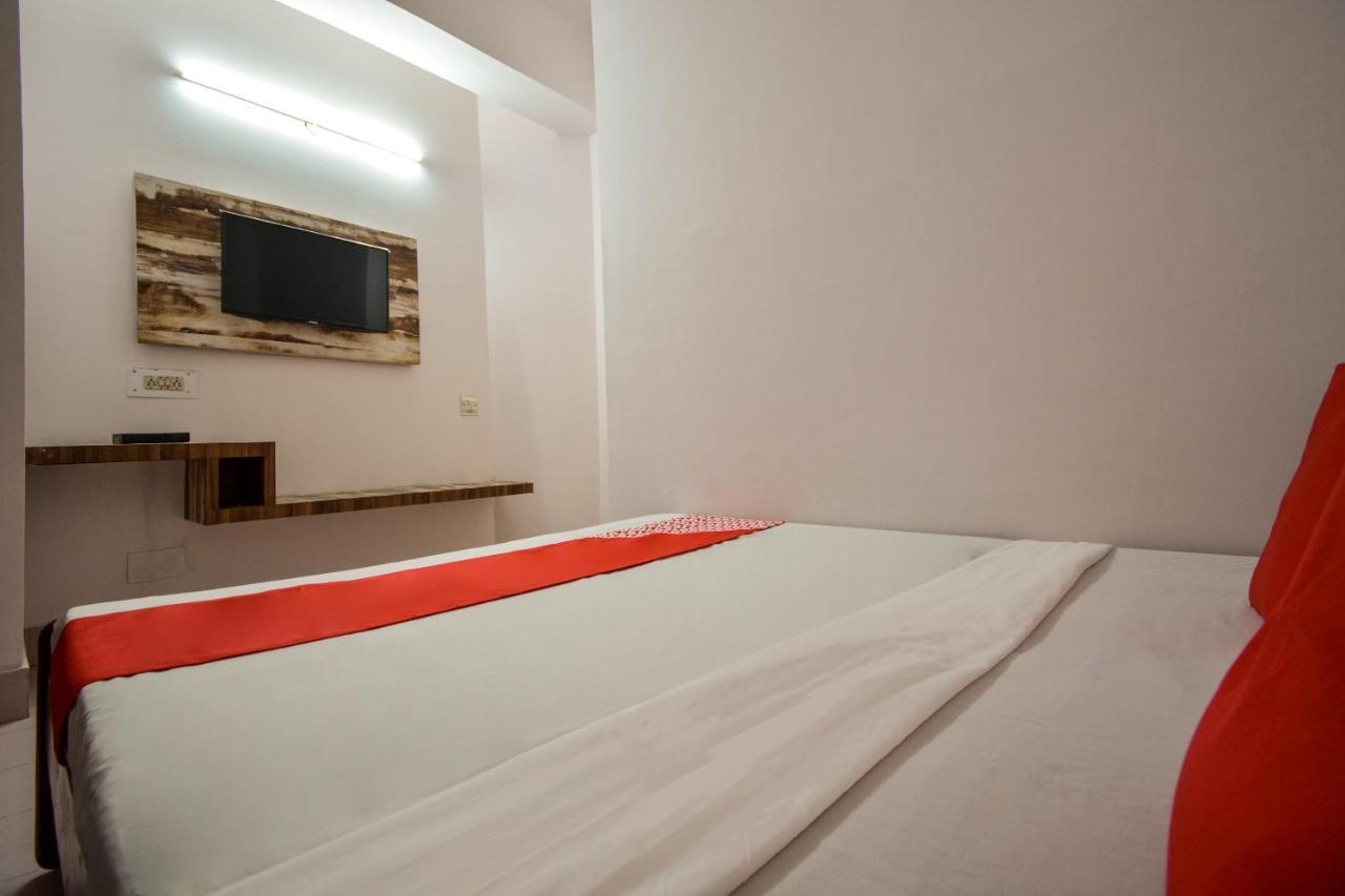 Oyo 46616 Hotel Abhinandan Jind Exteriör bild