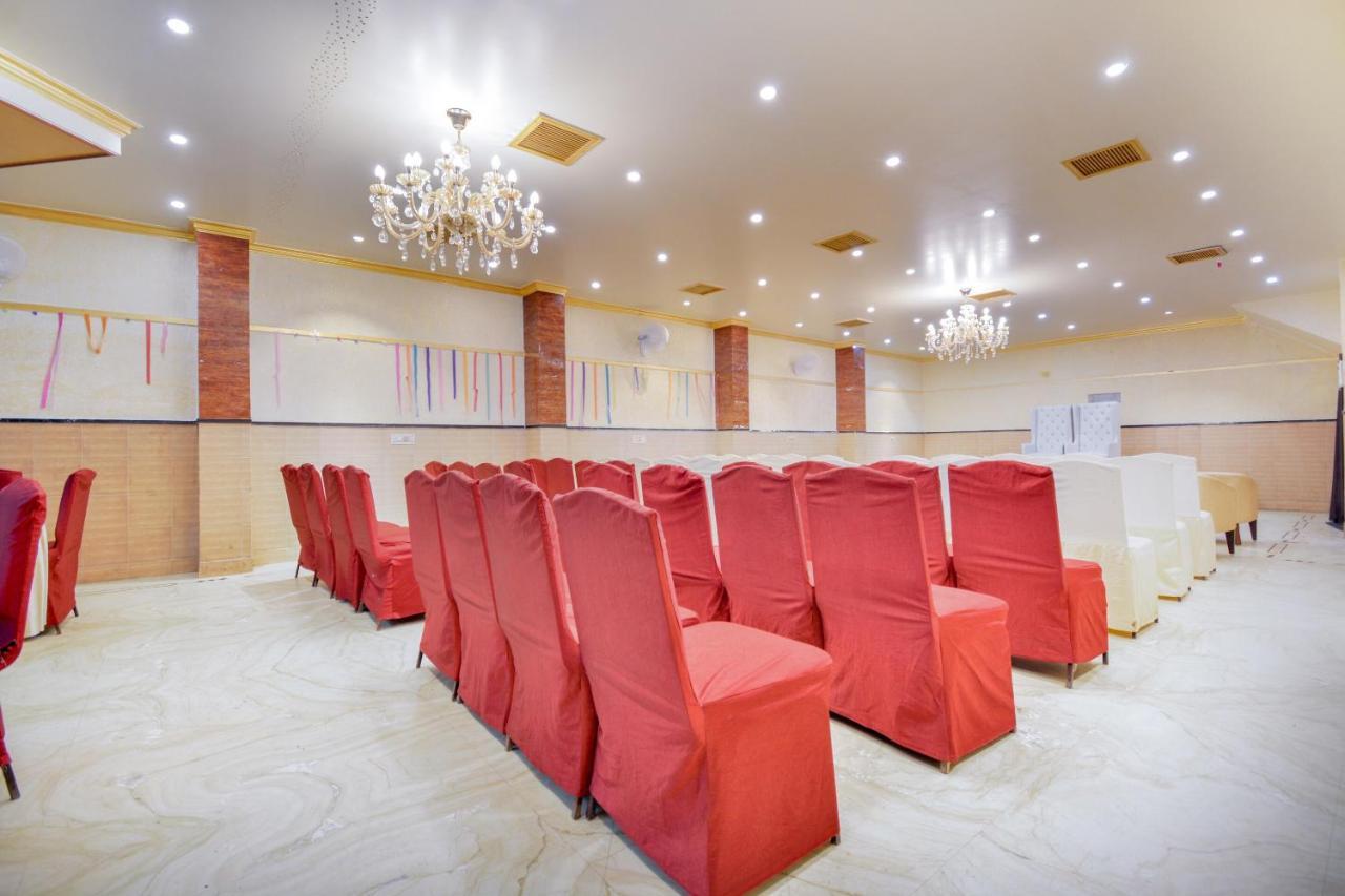 Oyo 46616 Hotel Abhinandan Jind Exteriör bild