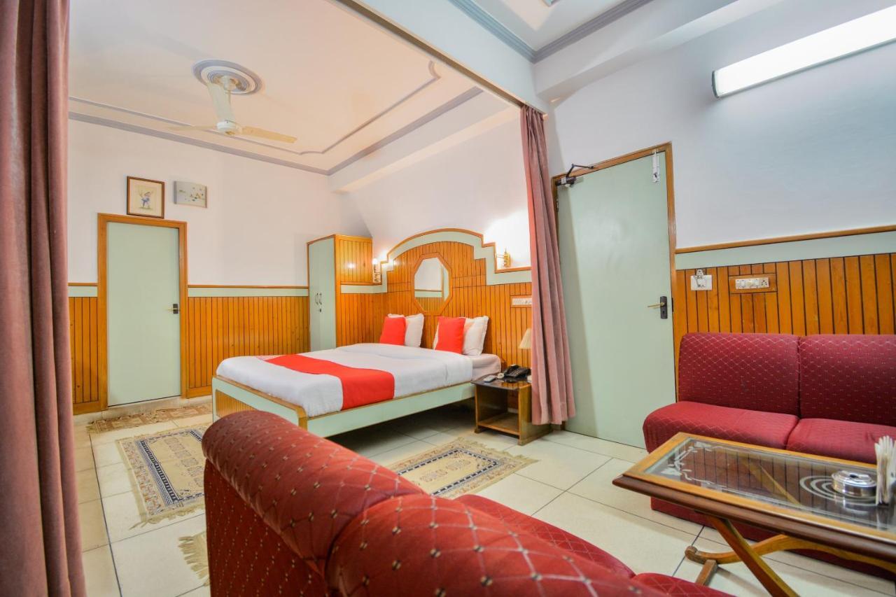 Oyo 46616 Hotel Abhinandan Jind Exteriör bild