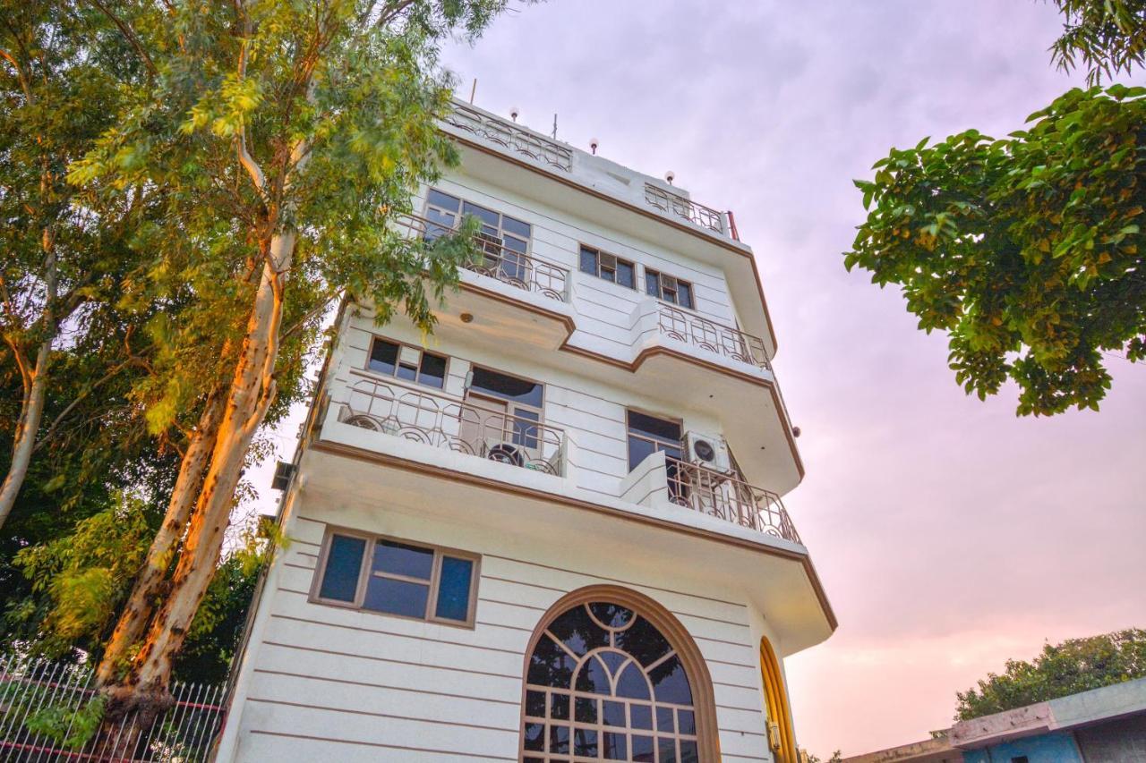 Oyo 46616 Hotel Abhinandan Jind Exteriör bild